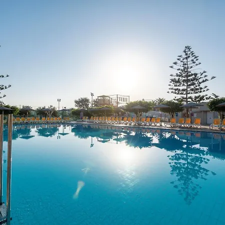 E-geo Easy Living Hotel 4*