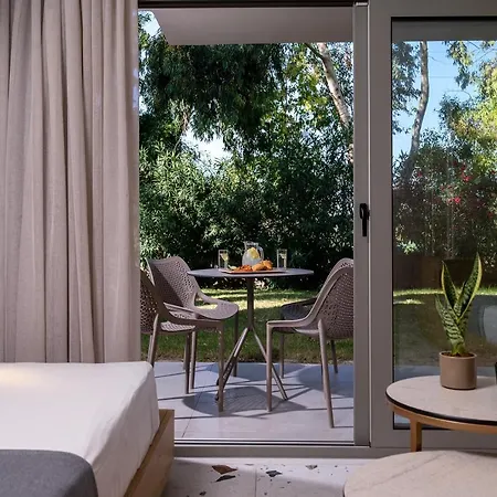 Hotel E-geo Easy Living 4*