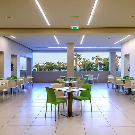 מלון E-geo Easy Living 4*