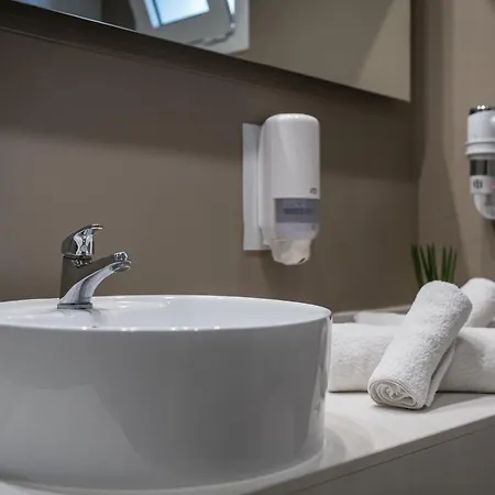 E-geo Easy Living Hotel 4*