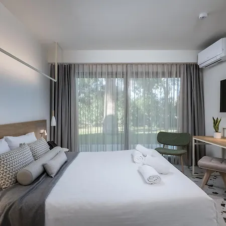 E-geo Easy Living Hotell 4*