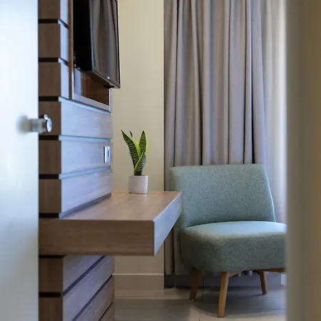 Hotel E-geo Easy Living 4*