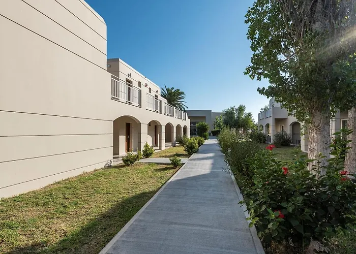 E-geo Easy Living Hotel 4*