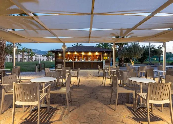 E-geo Easy Living Hotel 4*