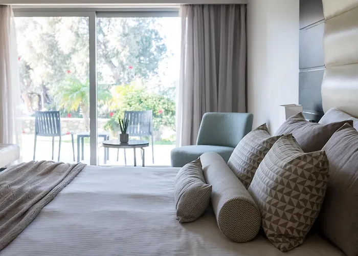 E-geo Easy Living Hotel 4*