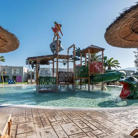 Hotel E-geo Easy Living 4*