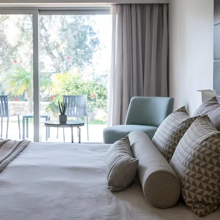 E-geo Easy Living Hotel 4*