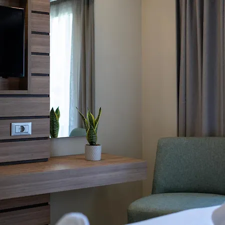 E-geo Easy Living Hotel 4*